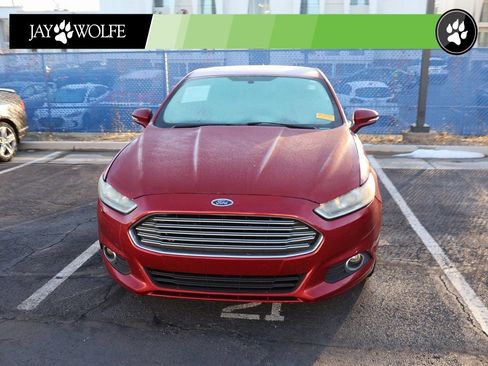 Used 2015 Ford Fusion SE image 2