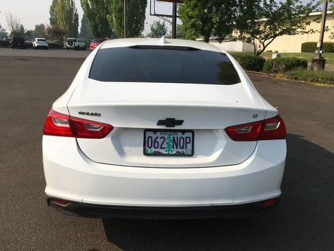 Used 2018 Chevrolet Malibu LT FWD image 5
