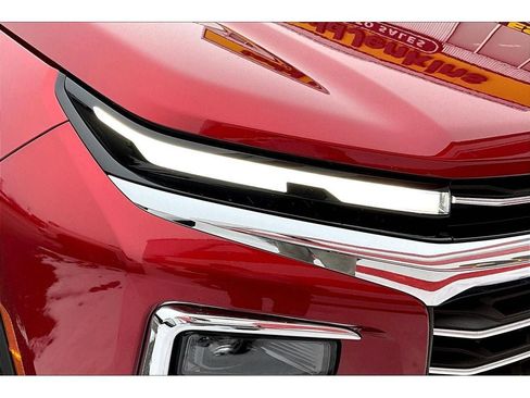 Used 2025 Chevrolet Traverse LT image 31