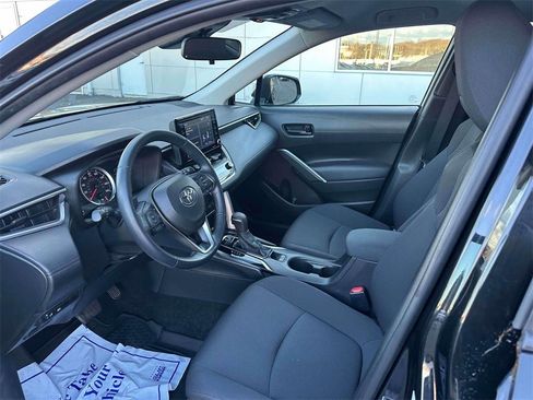 Used 2022 Toyota Corolla Cross LE image 14