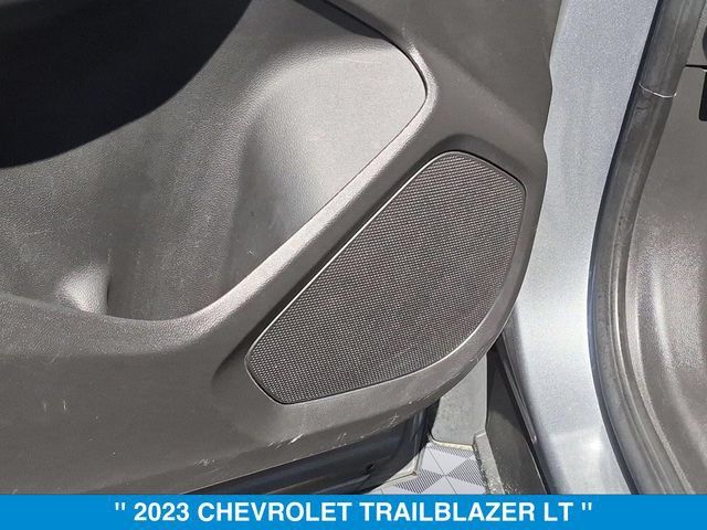 Used 2023 Chevrolet TrailBlazer LT w/ Convenience Package AWD/4WD image 12