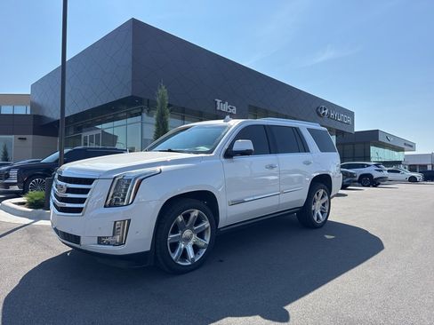 Used 2020 Cadillac Escalade Premium Luxury image 1