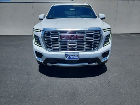 Used 2025 GMC Yukon XL Denali AWD/4WD image 5