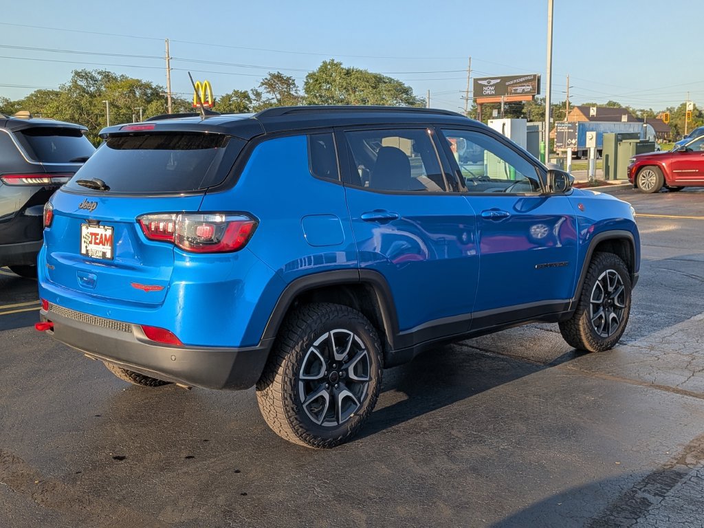 Used 2026 Jeep Compass Trailhawk AWD/4WD image 8