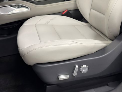 New 2026 Lincoln Nautilus Premier image 16