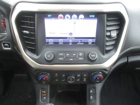 Used 2018 GMC Acadia Denali image 11