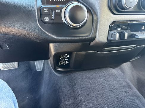 Used 2019 RAM 2500 Big Horn image 15