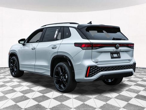 New 2026 Volkswagen Tiguan SE R-Line AWD/4WD image 19
