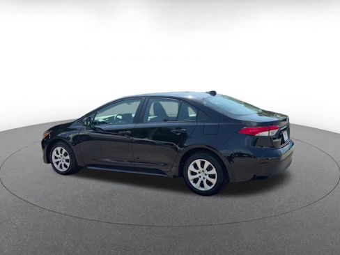 Used 2025 Toyota Corolla LE FWD image 9