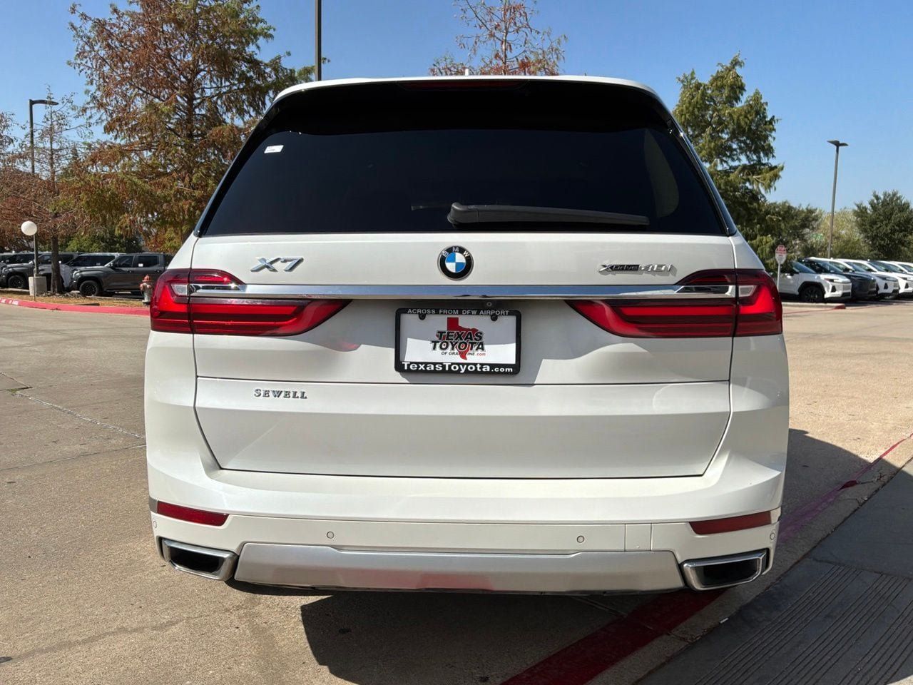 Used 2020 BMW X7 xDrive40i w/ Premium Package AWD/4WD image 7