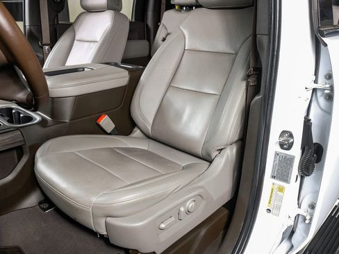 Used 2022 Chevrolet Silverado 3500 LTZ w/ LTZ Convenience Package image 29