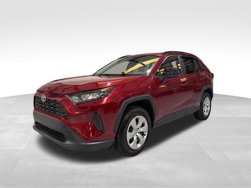 Used 2019 Toyota RAV4 LE image 1