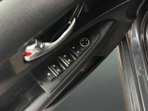Used 2023 Kia Forte GT-Line w/ GT-Line Technology Package FWD image 17
