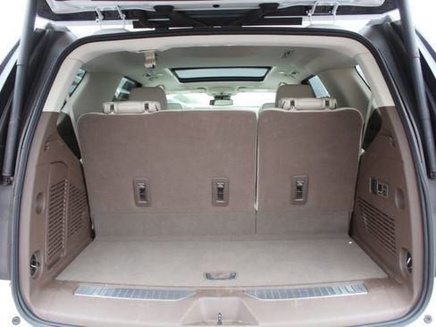 Used 2023 GMC Yukon Denali AWD/4WD image 5