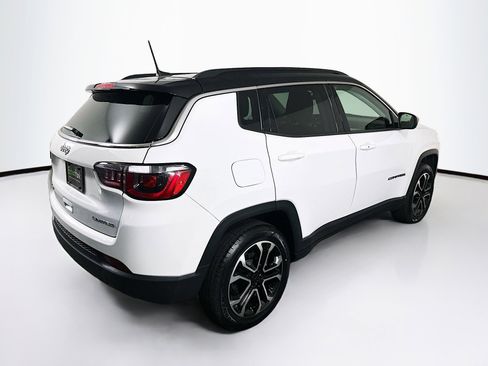 Used 2022 Jeep Compass Limited image 9