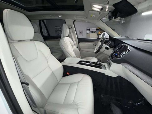 Used 2025 Volvo XC90 T8 Plus AWD/4WD image 14