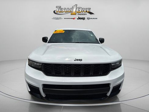 Used 2023 Jeep Grand Cherokee L Laredo RWD image 3