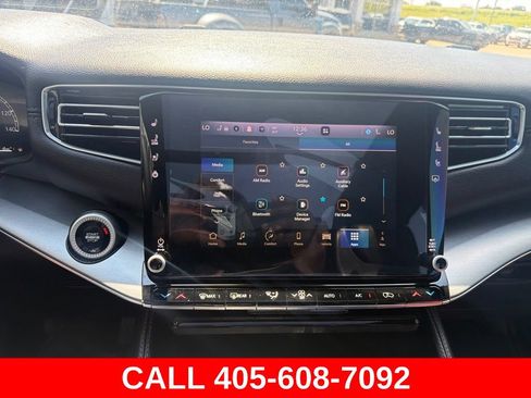 Used 2024 Jeep Wagoneer L Series II w/ Convenience Group I AWD/4WD image 15