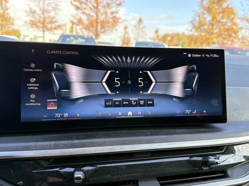 Certified 2024 BMW X7 xDrive40i w/ Executive Package image 29