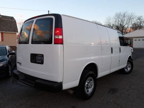 Used 2015 Chevrolet Express 2500 image 6