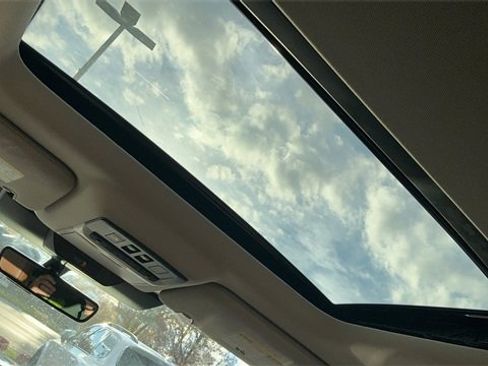 Used 2023 Nissan Pathfinder Platinum image 29