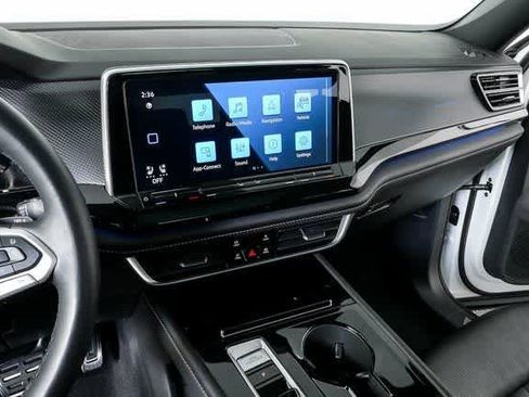 Used 2025 Volkswagen Atlas Cross Sport SEL Premium R-Line image 14