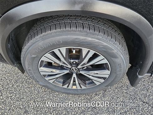 Used 2023 Nissan Rogue SV image 16