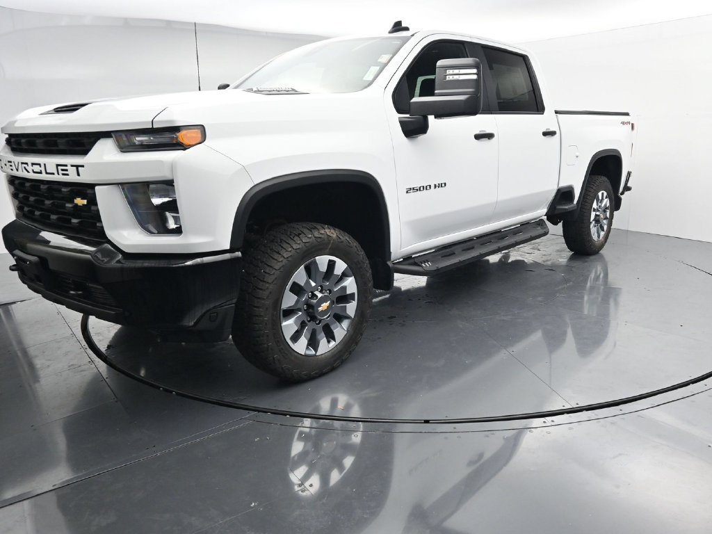Used 2022 Chevrolet Silverado 2500 Custom w/ Custom Value Package AWD/4WD image 4