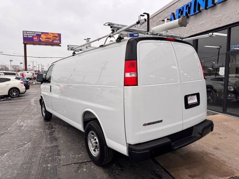 Used 2025 Chevrolet Express 2500 Extended w/ Communications Package image 3
