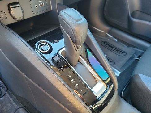 New 2025 Nissan Versa SV w/ Trunk Package FWD image 30