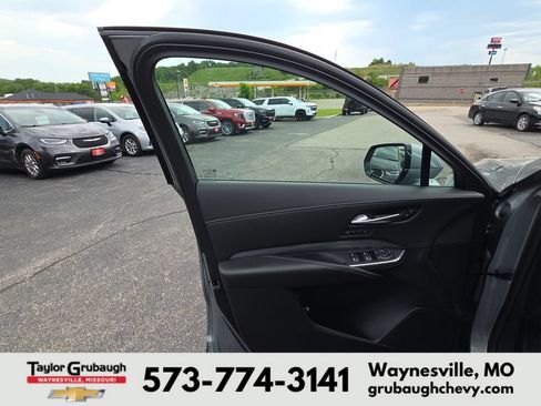 Used 2025 Cadillac XT4 Premium Luxury AWD/4WD image 12