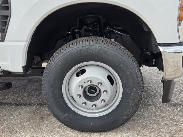New 2026 Ford F350 XL w/ XL Chrome Package AWD/4WD image 12