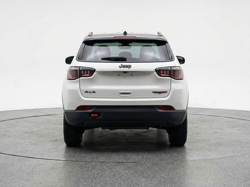 Used 2025 Jeep Compass Trailhawk AWD/4WD image 7