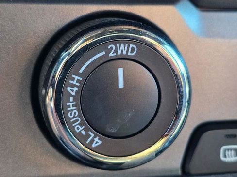Used 2019 Toyota Tacoma TRD Off-Road AWD/4WD image 31