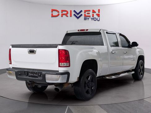 Used 2007 GMC Sierra 2500 SLE w/ EZ-Lift Tailgate Package RWD image 5