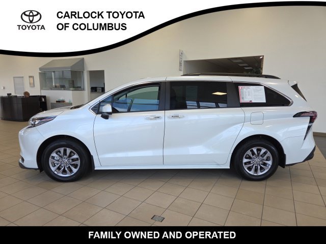 Used 2026 Toyota Sienna XLE FWD image 1