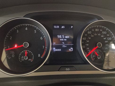 Used 2017 Volkswagen Golf S FWD image 23