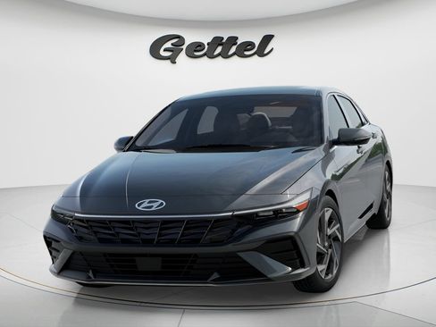 Used 2025 Hyundai Elantra Limited FWD image 6