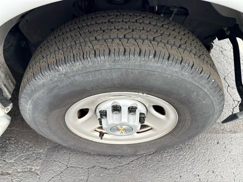 Used 2024 Chevrolet Express 2500 w/ Driver Convenience Package image 10