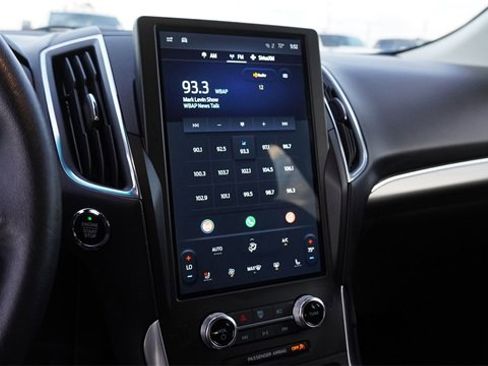 Used 2024 Ford Edge Titanium image 24