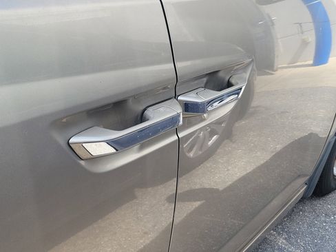 Used 2012 Honda Odyssey Touring Elite image 8