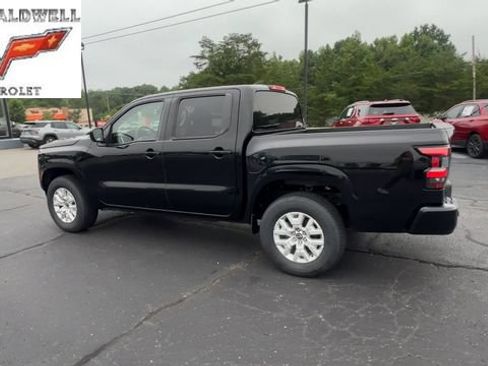 Used 2023 Nissan Frontier SV AWD/4WD image 6