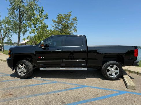 Used 2016 Chevrolet Silverado 2500 LTZ w/ Duramax Plus Package AWD/4WD image 8