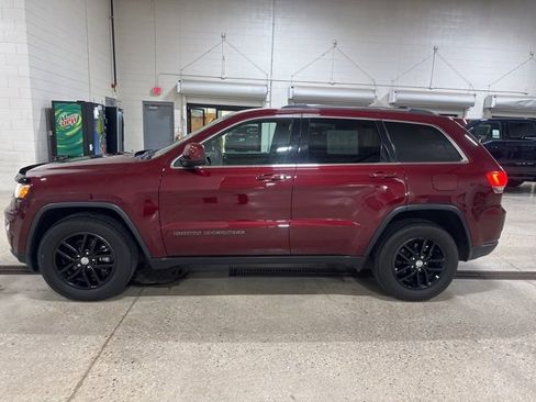 Used 2017 Jeep Grand Cherokee Laredo w/ Quick Order Package 23E image 6