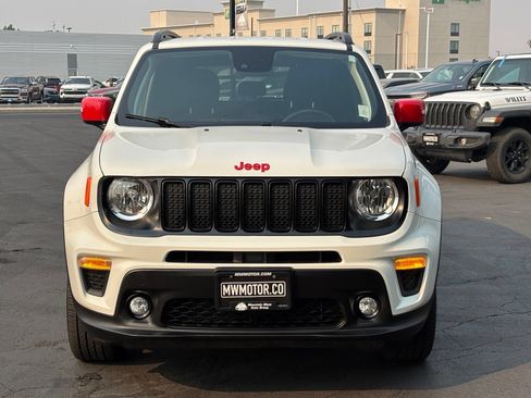 Used 2023 Jeep Renegade Latitude AWD/4WD image 2