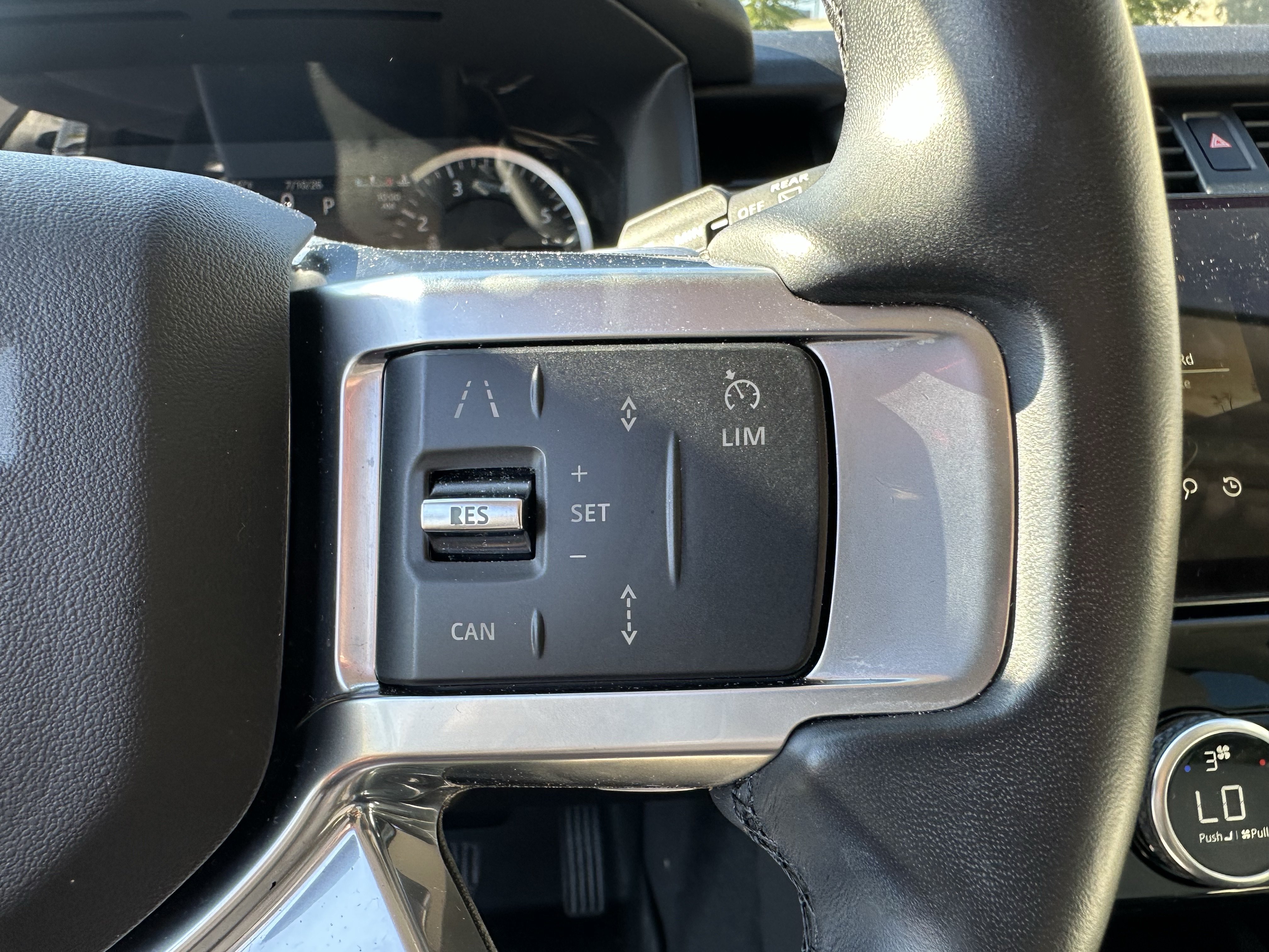 Certified 2023 Land Rover Discovery S AWD/4WD image 21