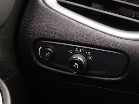 Used 2024 Chevrolet Malibu LT image 20