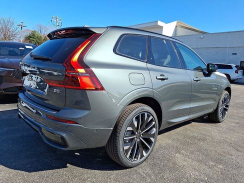New 2026 Volvo XC60 B5 Ultra w/ Climate Package image 4