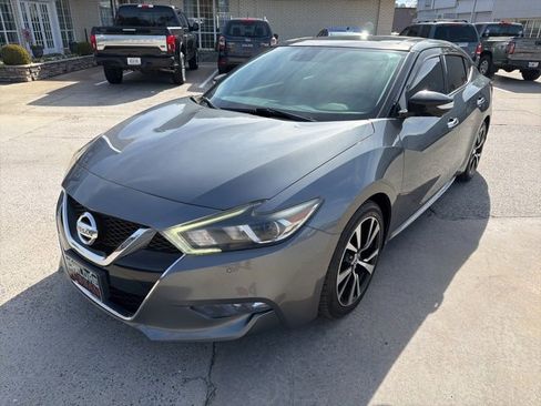 Used 2018 Nissan Maxima Platinum w/ Interior Lighting Package image 2