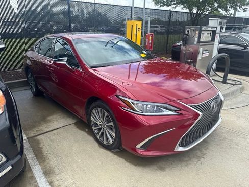 Used 2021 Lexus ES 300h w/ Premium Package FWD image 2